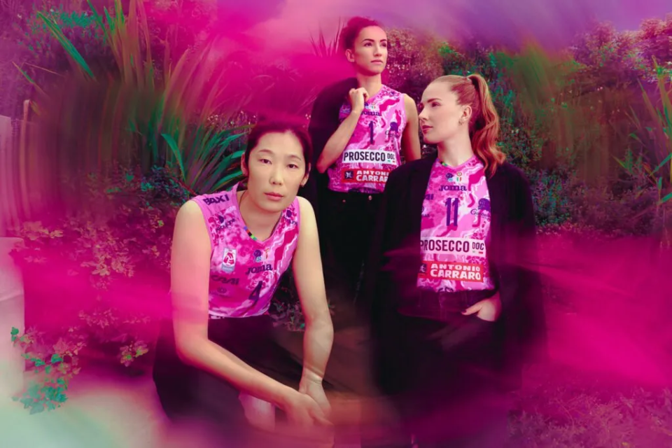 扣杀前的力, 利亚诺女排, 准备为球迷 扣杀前的力, 利亚诺女排, 准备为球迷